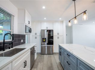 19503 Cantara St, Reseda, CA 91335