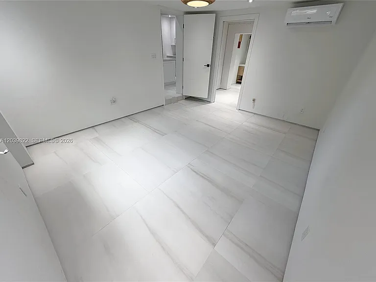 4712 SW 64th Ct — Photo 10