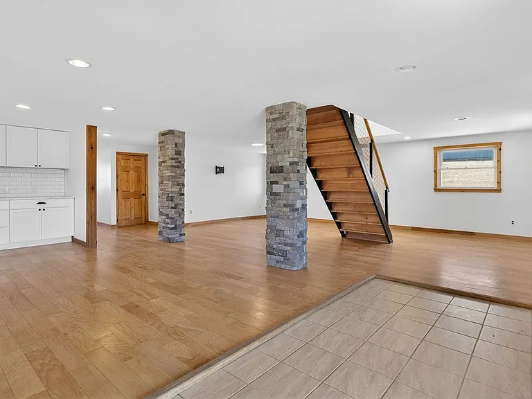 999 Salmon Creek Rd — Photo 10