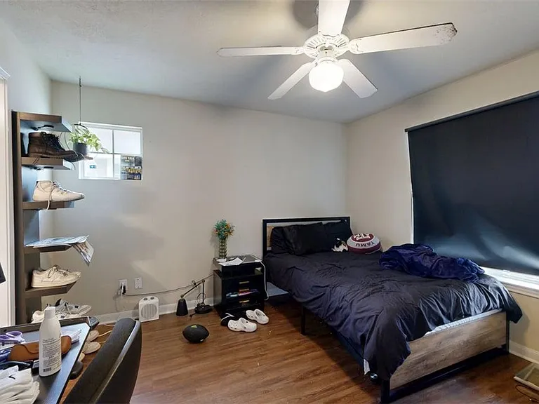 2933 McLaren Dr — Photo 13