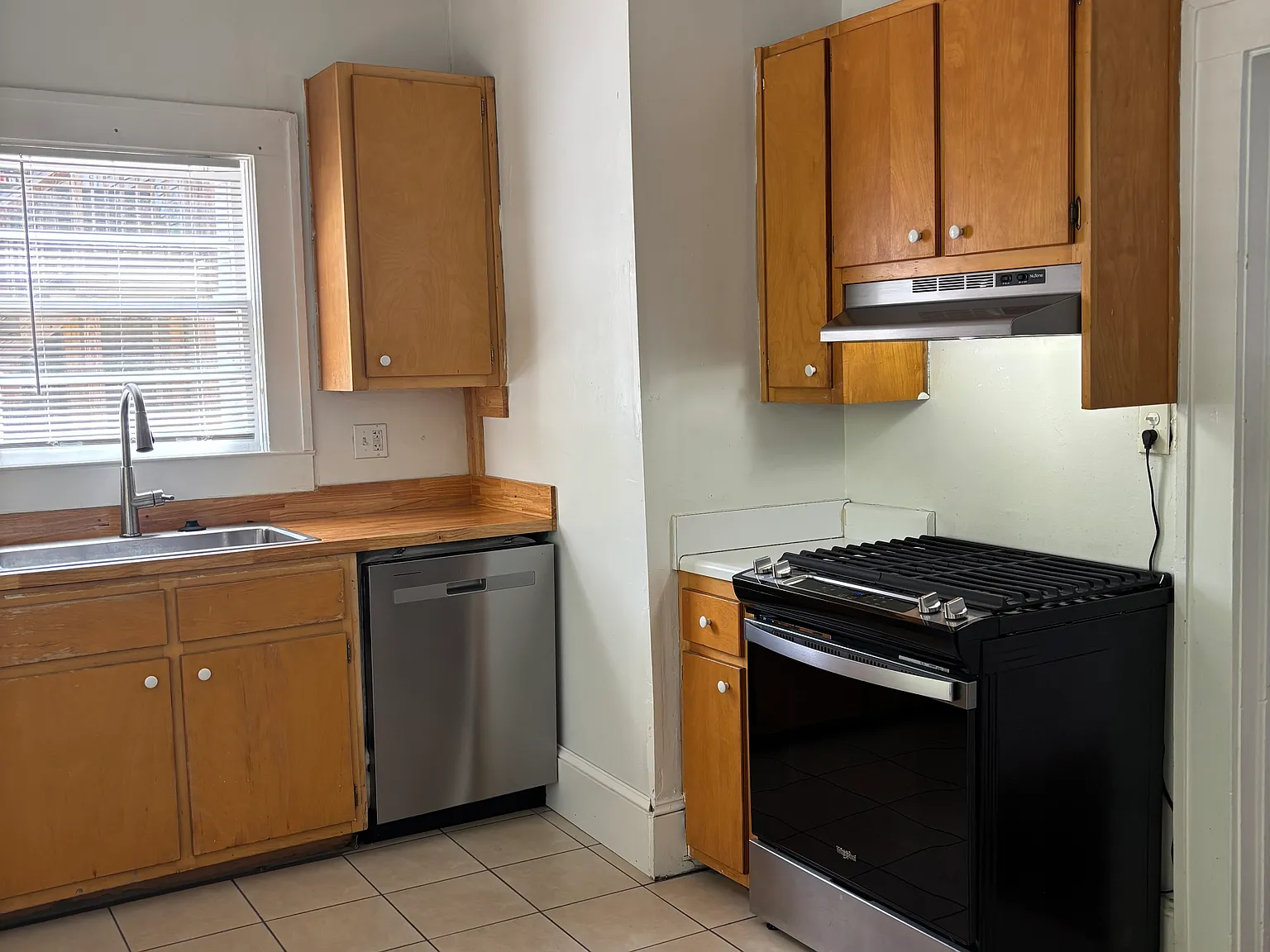 1 bed, 750 sqft, $1,550 — Photo 4