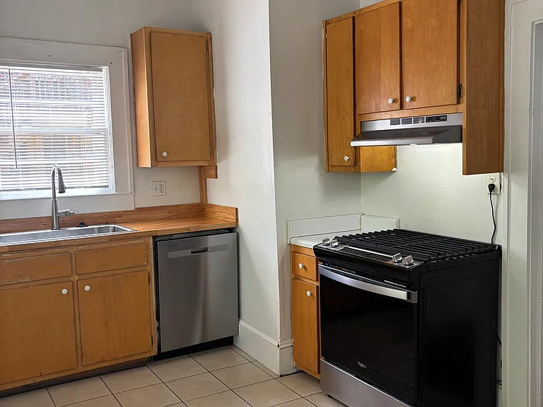 410 E Howard Ave #2 — Photo 4