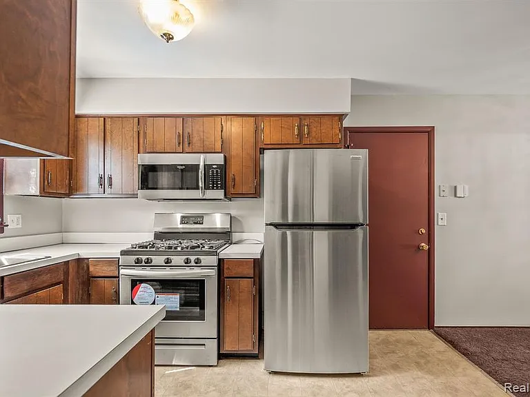 51205 Fairlane Dr — Photo 9