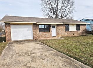 1403 N 6th St, Stilwell, OK 74960