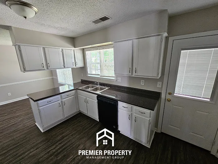 3999 Lacewood Dr — Photo 7