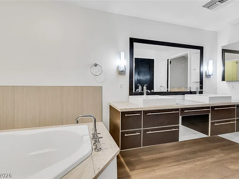 8925 W Flamingo Rd #201 — Photo 17