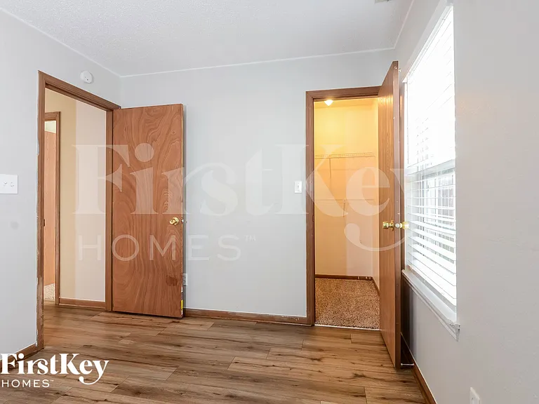 5355 Milhouse Rd — Photo 13