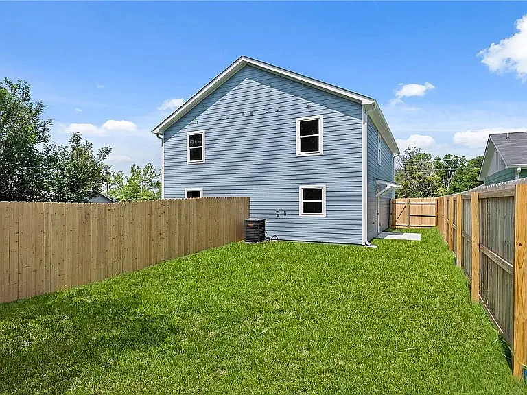 1407 Martin Luther King Jr Ln #A — Photo 9
