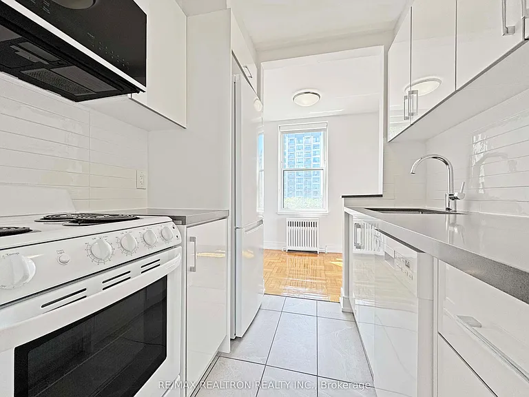 1545 Bathurst St #511 — Photo 5