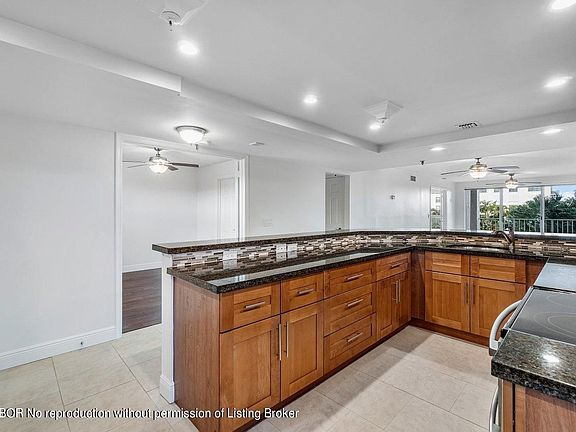5th image of 3901 S Flagler Dr APT 304