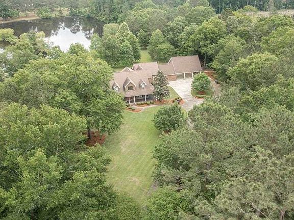 2nd image of 122 Lenora Dr