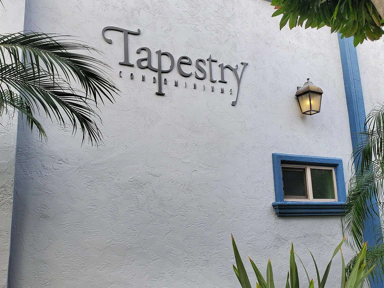 1450 Iris Ave — Photo 2