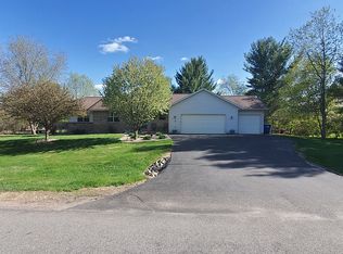 1935 Woodgate Ln, Kronenwetter, WI 54455