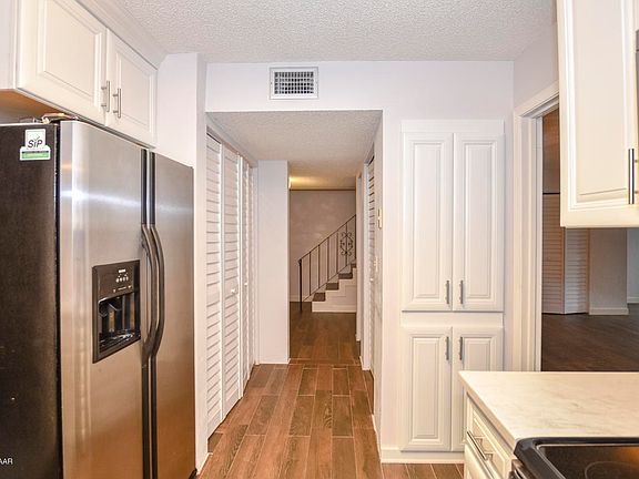 5th image of 525 N Halifax Ave APT 3