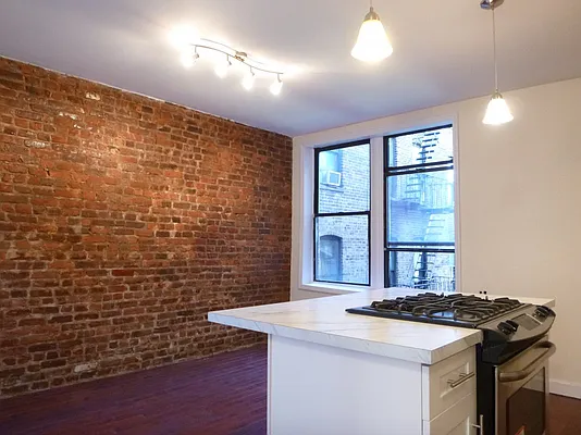 Rented by Bohemia Realty Group | media 10