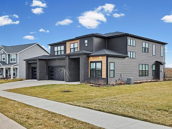 3rd image of 611 Boham Ct