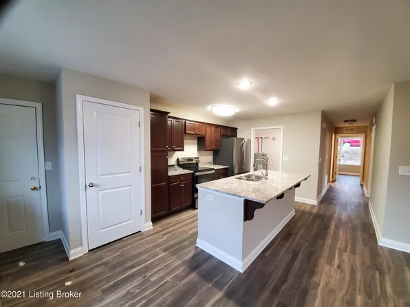 3500 College Dr #304, Louisville, KY 40299