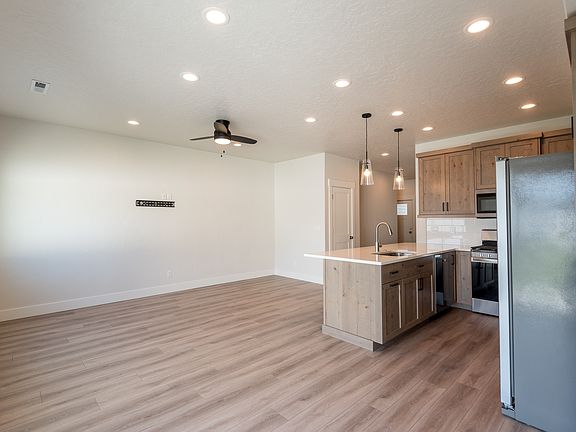 3rd image of 206 NE 3rd St #1