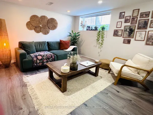 253 Alsace Rd Basement 1, Richmond Hill, ON L4C 2W9