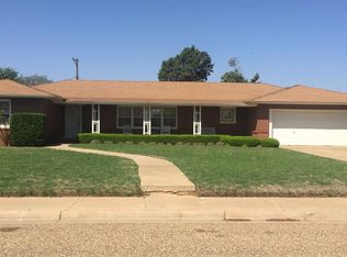 725 S 18th St, Slaton, TX 79364