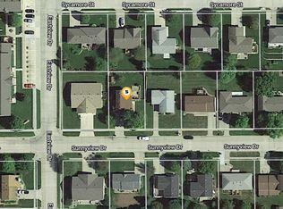 1006 Sunnyview Dr, Wayne, NE 68787
