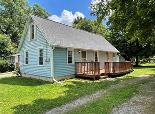 121 River Meadow Dr, Rochester, NY 14623