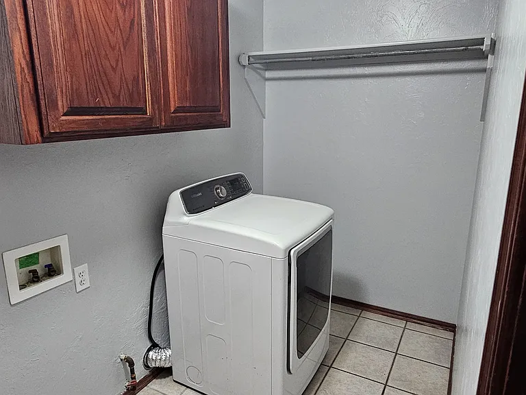 Laundry room - comes with washer and dryer installed