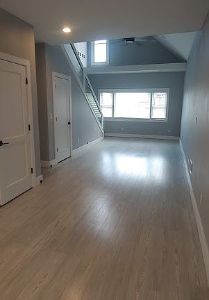 4th image of 700 E Meinecke Ave #1