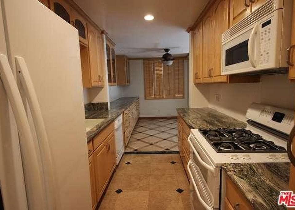 1st image of 1124 N La Cienega Blvd APT 102