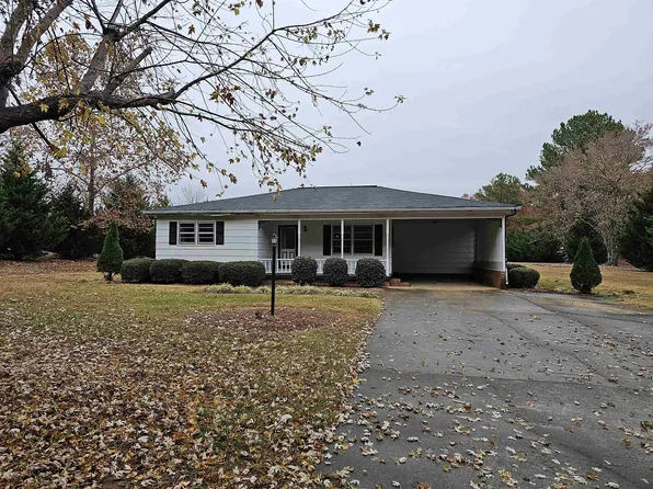 587 Morningstar Lake Rd, Forest City, NC 28043