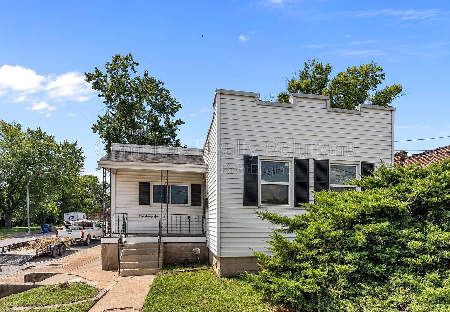 3 bed, 1.0 bath, 970 sqft, $1,185 — Photo 1