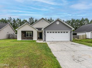2002 W Wt Whitehead Dr, Jacksonville, NC 28546
