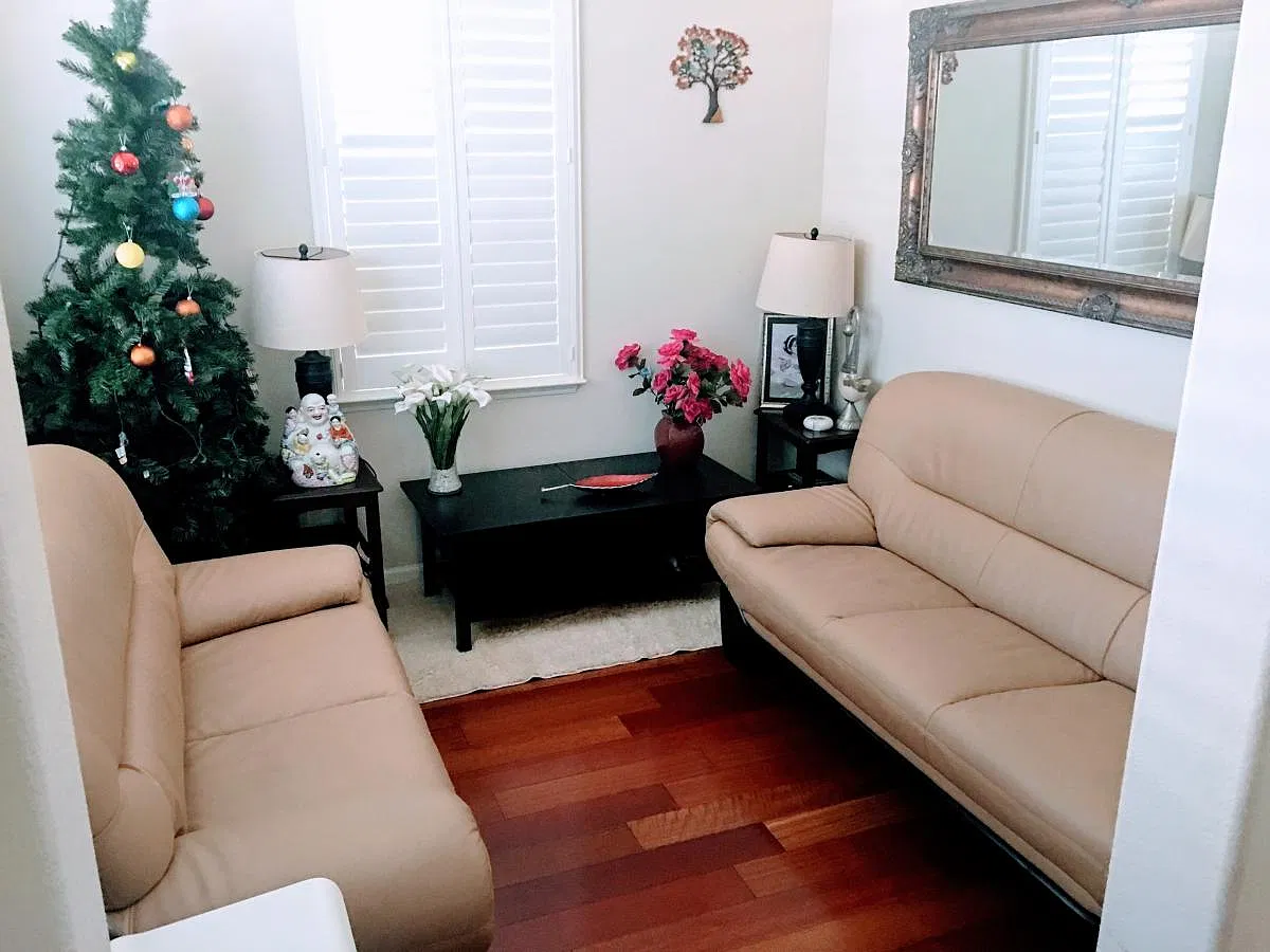 2202 S Donovan Way — Photo 3