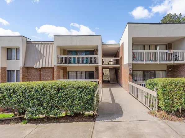 500 Umstead Dr APT F306, Chapel Hill, NC 27516