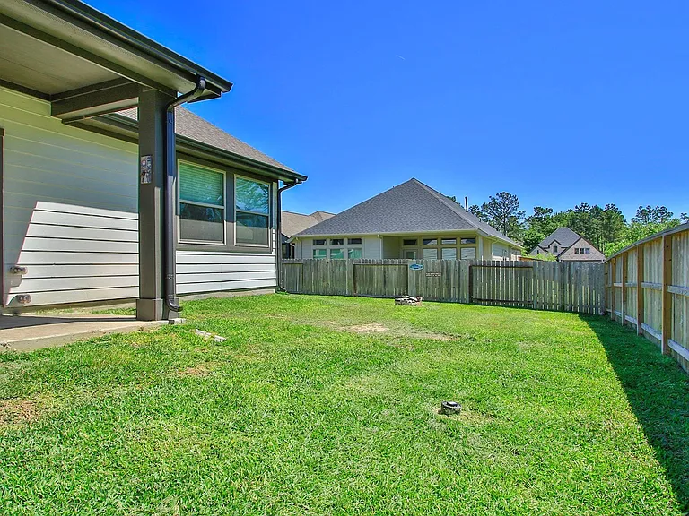 320 Rise Ln — Photo 34