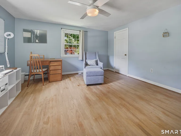 32 Fox Den Rd — Photo 15