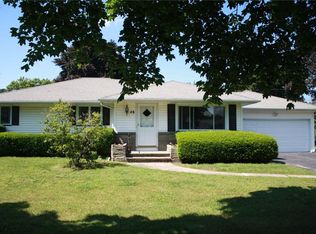 48 Stanridge Ct, Rochester, NY 14617