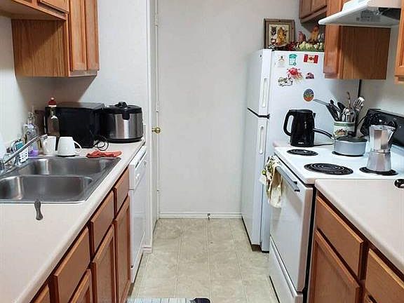 4th image of 301 Creek St