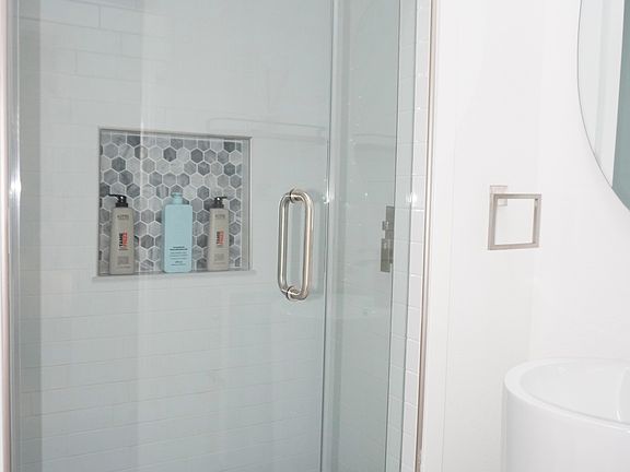 5th image of 10005 Teal Dr