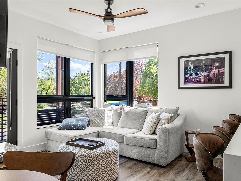 2nd Floor living room.