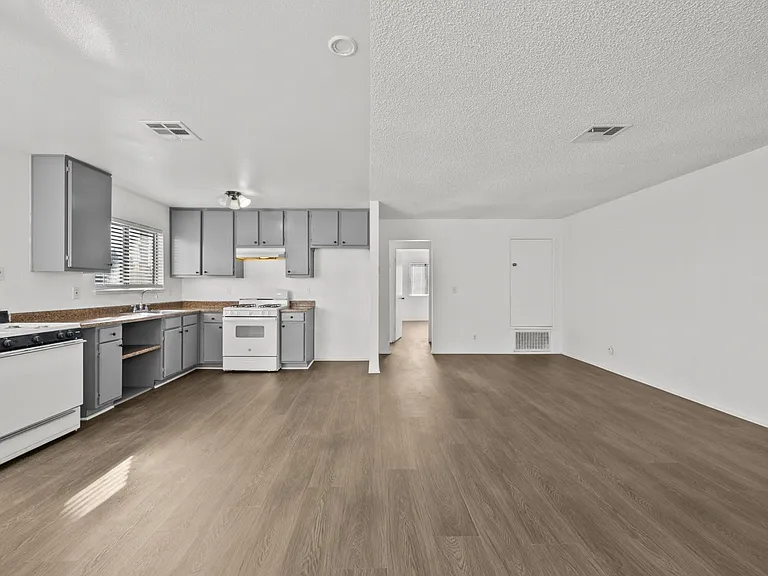 38501 Larkin Ave #4 — Photo 11
