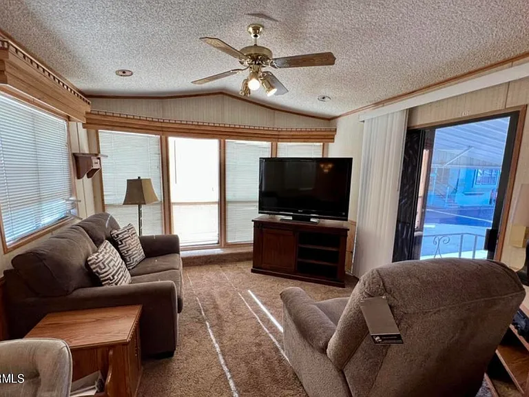 210 E Mesa Dr — Photo 5