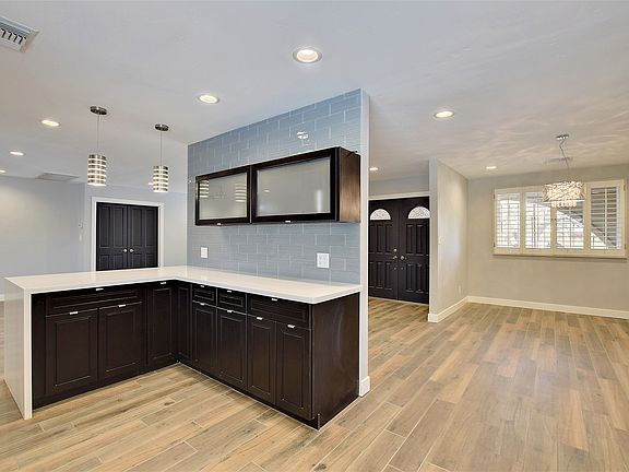 2nd image of 6033 E Cambridge Ave