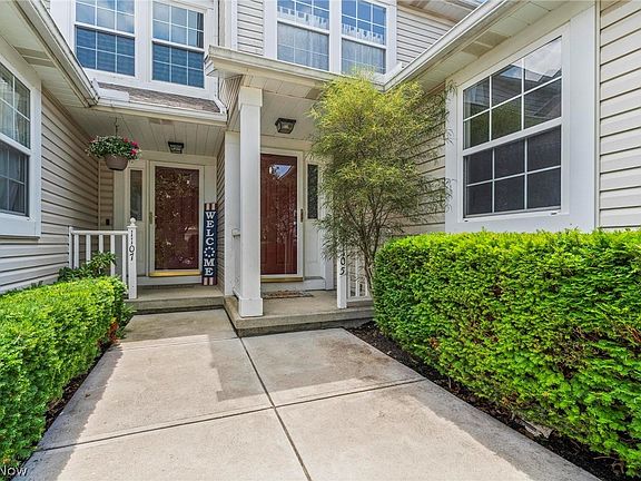 2nd image of 1105 Windmill Way N