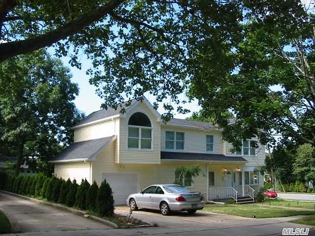 1st image of 151 Nassau Dr