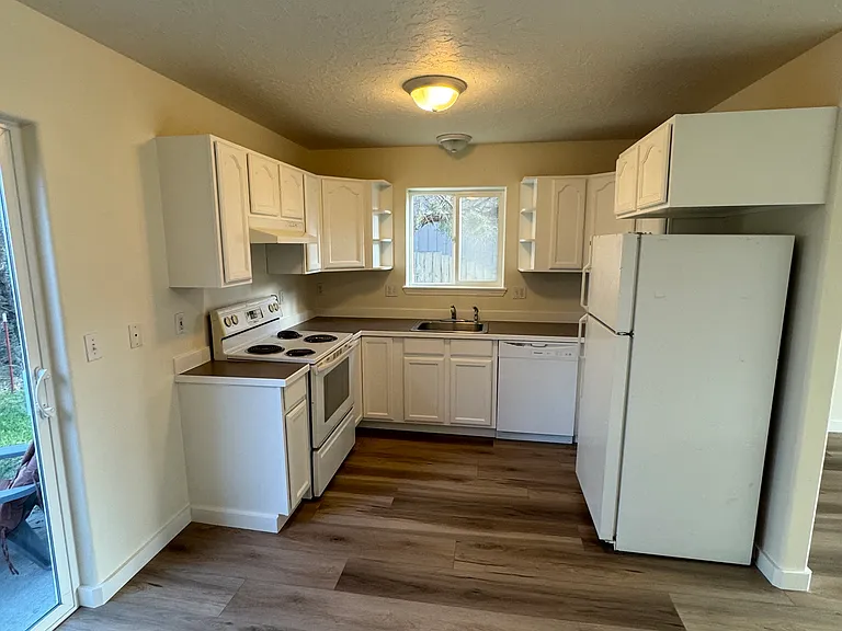 1436 NE Whisper Ridge Dr #2 — Photo 8