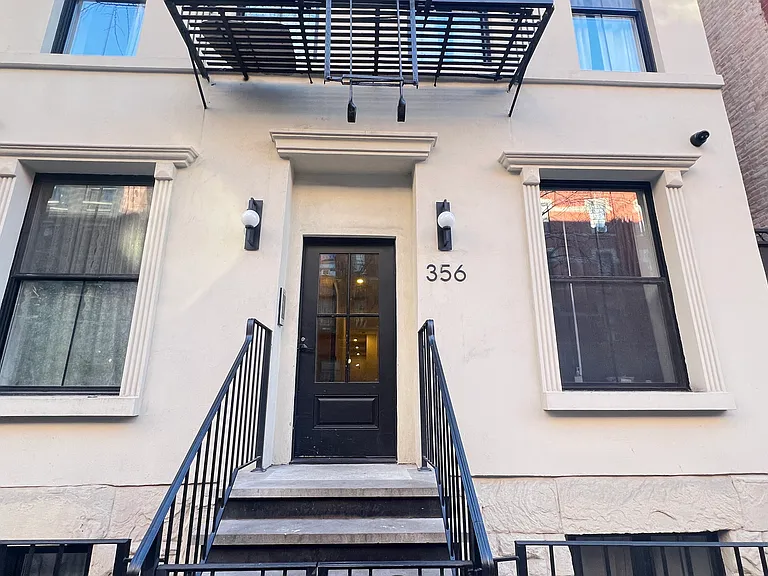 356 W 48th St #A — Photo 4