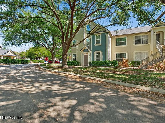 5th image of 13703 RICHMOND PARK Drive N #3003