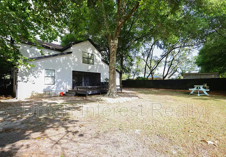 505 Beach Dr — Photo 18
