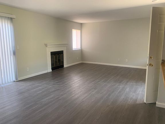5th image of 7037 Village Green Dr